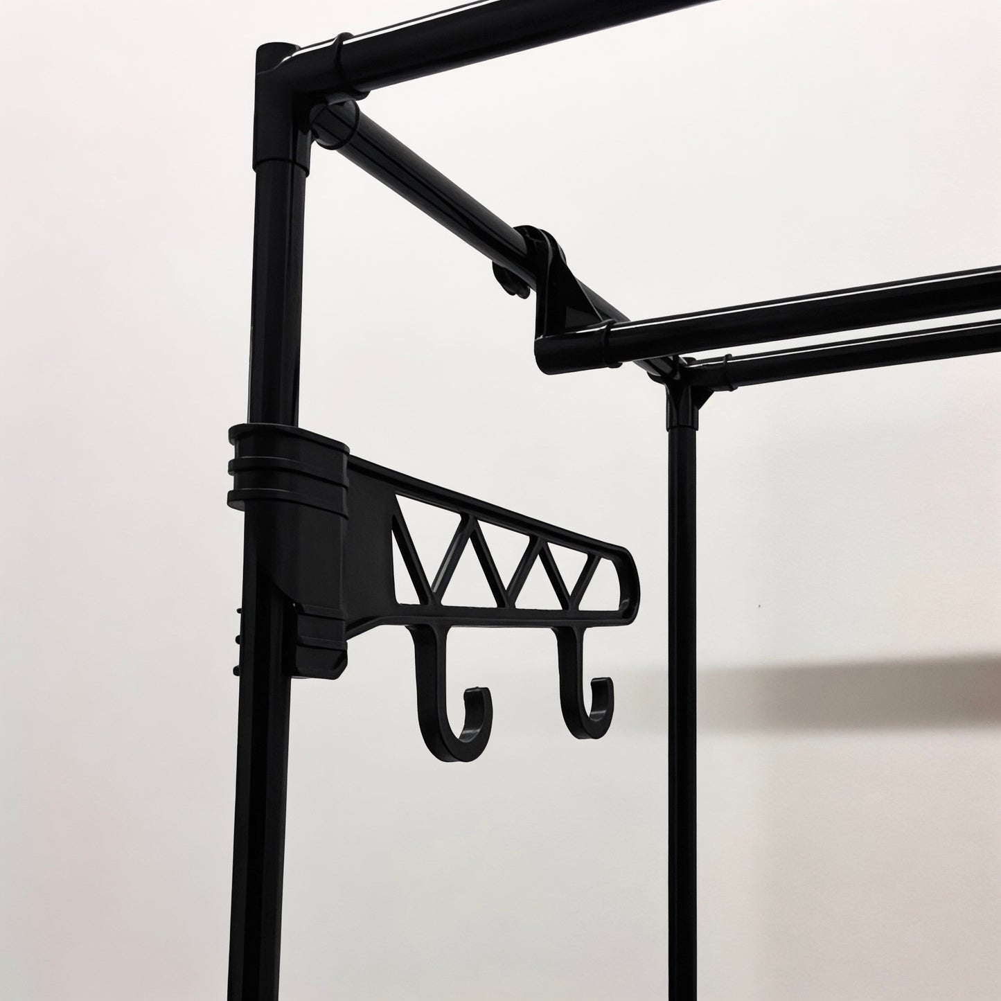 Nowoczesny składany wieszak stojący z półkami – 160 cm